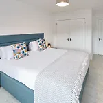 Apartment Host & - Shipwrights Eskape Whitby