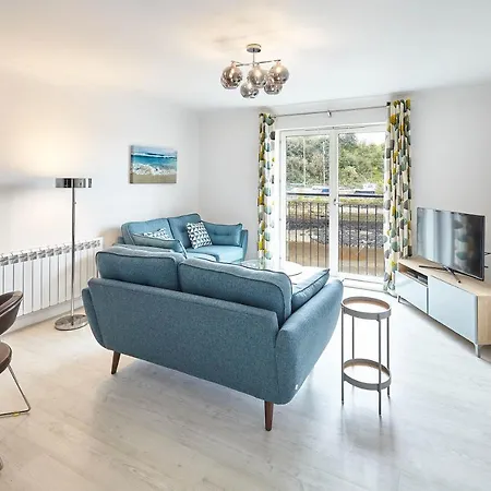 Host & - Shipwrights Eskape Apartment