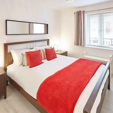Host & - Shipwrights Eskape Apartment