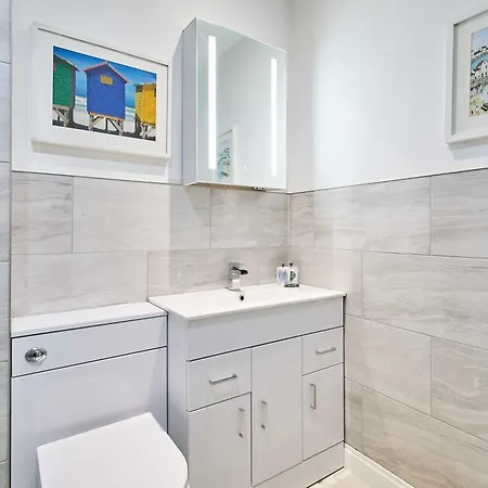 Host & - Shipwrights Eskape Διαμέρισμα Γουίτμπι